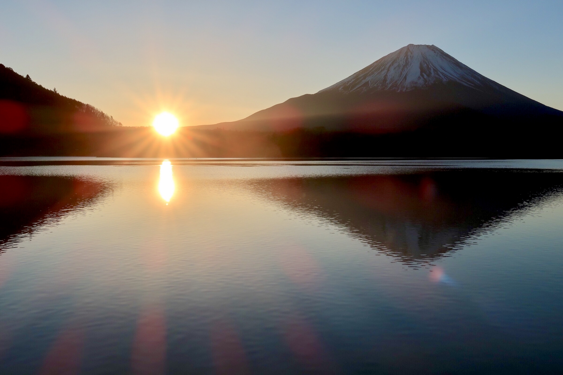 本栖湖から見る富士山 逆さ富士 Com