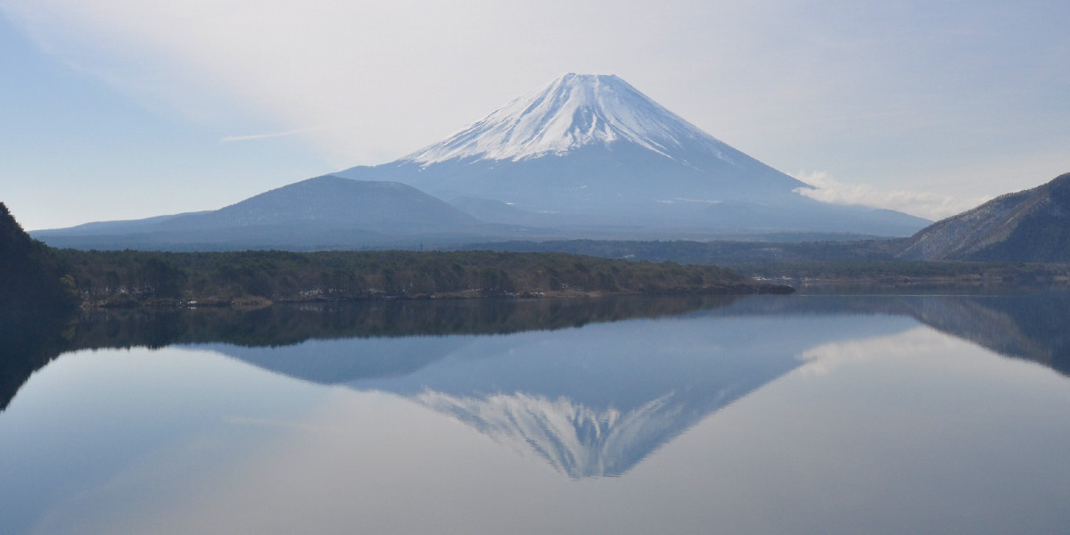 本栖湖から見た逆さ富士