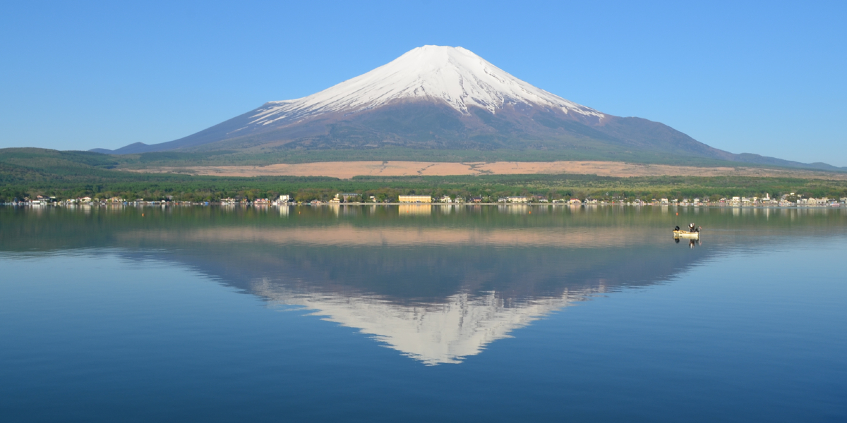 山中湖から見た逆さ富士